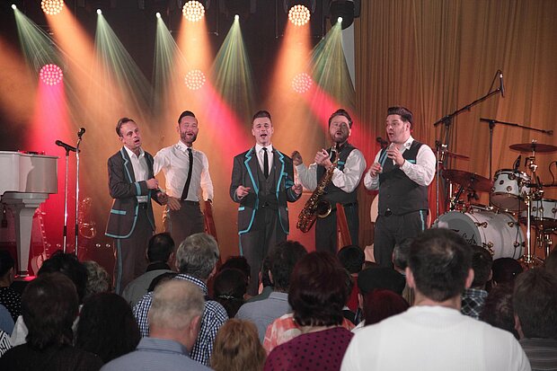 Die Band Firebirds auf der Bühne.